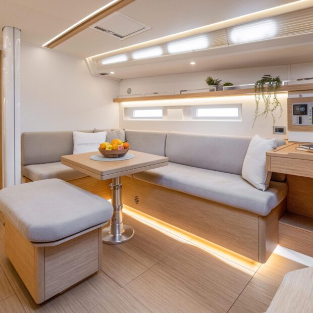 Grand Soleil 40 Performance Salon