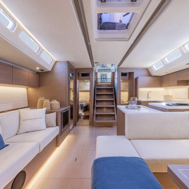 Grand Soleil 52 Performance Salon