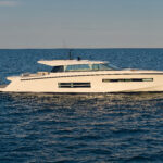Delta 72 starboard side beam