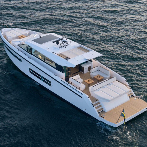 Delta 72 port side hind quarter