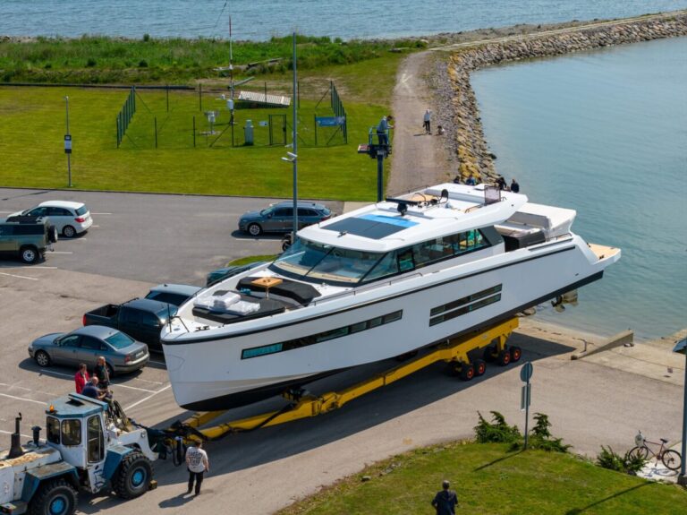 Delta 72 first launch Delta 72 first launch