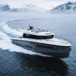 Delta 48 Adventure starboard fwd quarter